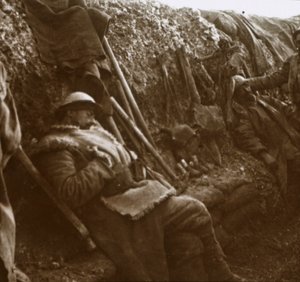 Soldati che riposano nelle trincee, c1914-c1918 da Unbekannt