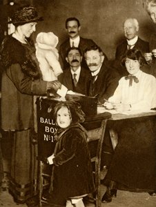 Alcune donne possono votare per la prima volta, Gran Bretagna, 14 dicembre 1918, 1935 da Unbekannt