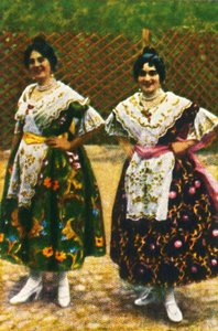 Donne spagnole in costume tradizionale, c1928 da Unbekannt