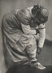 Tamulin con ornamenti per piedi e testa, 1926 da Unbekannt