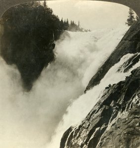 Splendore terrificante delle possenti cascate di Riukan, dove inizia la sua caduta di 800 piedi, Norvegia, c. 1905 da Unbekannt
