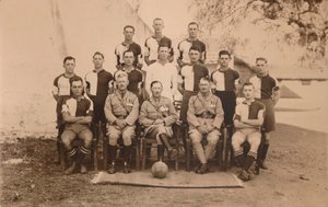 La Squadra di Calcio del Primo Battaglione, Il Reggimento Reale del Kent Occidentale della Regina. Poona da Unbekannt