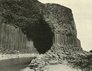La caverna di un eroe guerriero, c1948