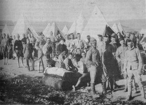 I Fucilieri di Dublino poco prima di imbarcarsi sul treno blindato, 1902 da Unbekannt