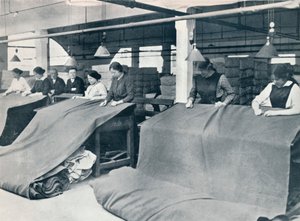 La fabbricazione del khaki: esaminando il tessuto finito, c. 1914 da Unbekannt