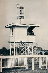 La nuova tribuna dei giudici, Kempton Park, c1940 da Unbekannt