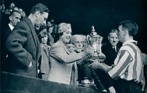 La Regina presenta la Coppa, 1937 da Unbekannt
