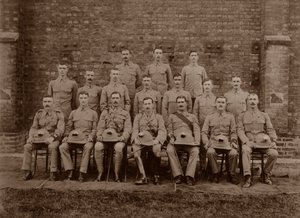 La polizia reggimentale del 1° Royal Munster Fusiliers, Rangoon, Birmania, 1913 da Unbekannt