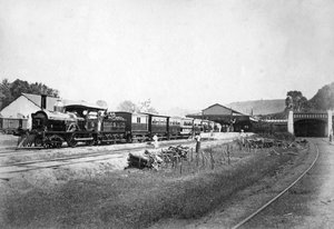 Il treno reale che lascia la stazione di Kandy, Sri Lanka, c1910s da Unbekannt