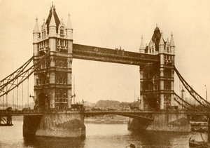 Il Tower Bridge, Londra, c1930