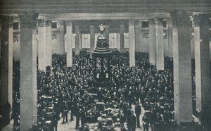 La Sala di Sottoscrizione a Lloyds, con il Rostrum al centro, 1936 da Unbekannt