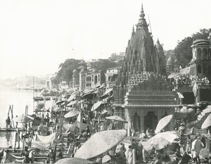 Lo stagno di Vishnu e Ghat, Benares, India, 1895