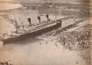 Il transatlantico White Star Majestic che entra nel più grande bacino di carenaggio del mondo a Southampton, c1934, 19 da Unbekannt