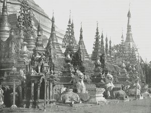 La base della Grande Pagoda, Rangoon, Birmania, 1895 da Unbekannt