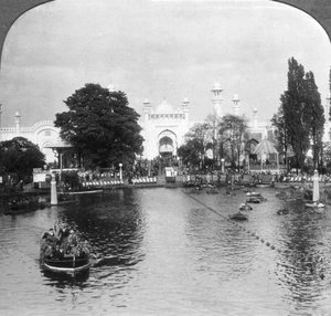 Il lago alla British Empire Exhibition, Wembley, Londra