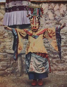 Lama tibetano vestito per la danza del diavolo, c1935