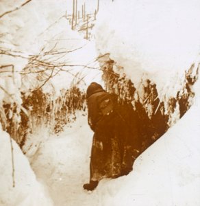 Trincee nella neve, Alsazia, Francia orientale, c1914-c1918 da Unbekannt