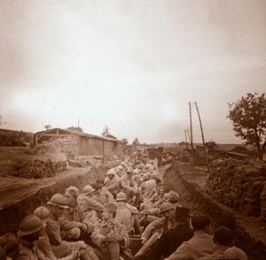 Truppe in vagoni aperti, Genicourt, Francia settentrionale, c1914-c1918 da Unbekannt