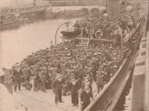 Truppe a bordo di un trasporto del Canale, c1915