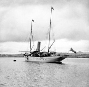 Regno Unito: Uno yacht a vapore all