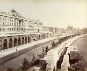 Victoria Embankment, con vista su Somerset House, Londra, 1887 da Unbekannt