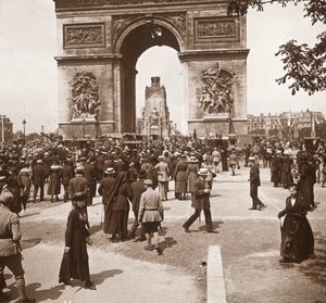 Celebrazione della vittoria, civili all