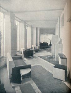 Veduta della Sun Room alla luce del giorno, mostrando le tre finestre e colonne, 1930 da Unbekannt