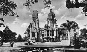 Memoriale di guerra e Municipio, Durban, Sudafrica da Unbekannt
