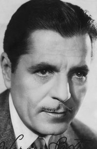 Warner Baxter, 1889-1951, attore americano, c1930s-c1940s. Fotografia firmata da Unbekannt