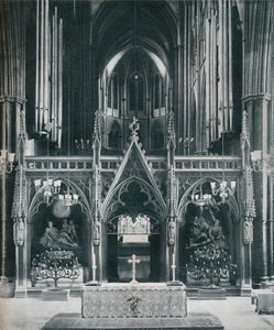 Abbazia di Westminster, Londra, con i candelabri dell