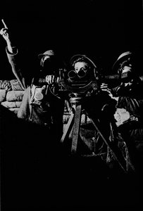 Donne in servizio su una batteria antiaerea, 1943