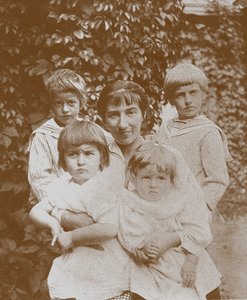 Zinaida Serebriakova con i suoi figli da Unbekannt