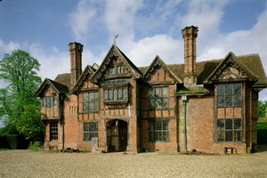Dorney Court risalente originariamente al c.1500, Scuola Inglese, Dorney, vicino a Windsor, Berkshire, UK
