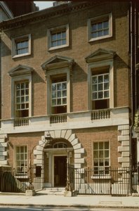 Ingresso al numero 44 di Berkeley Square, Londra
