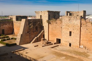 Niebla, provincia di Huelva, Andalusia, Spagna meridionale. Il castello dei Guzman. da Unbekannt Unbekannt