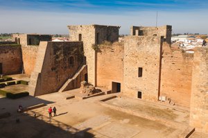 Niebla, Provincia di Huelva, Andalusia, Spagna meridionale. Il castello dei Guzmán. da Unbekannt Unbekannt