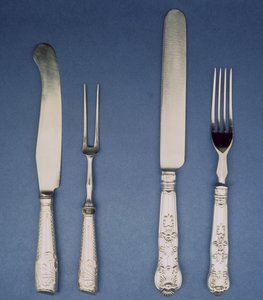 Coltello e forchetta in argento, Sheffield, c.1780 e versione successiva 1835, di Atkin e Oxley da Unbekannt Unbekannt