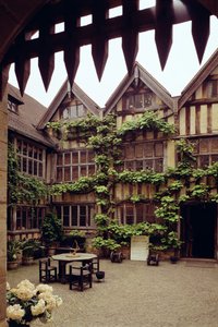 Vista del Cortile Interno, Hever Castle, Kent, fine XV secolo