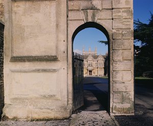 Veduta della Facciata Sud attraverso il portale, Corsham Court, Wiltshire da Unbekannt Unbekannt