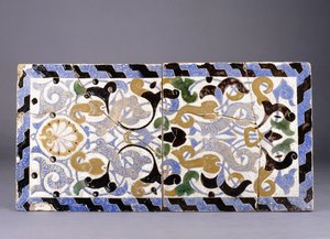Pannello di piastrelle in ceramica cuerda seca della dinastia Nasride, con un disegno di arabeschi intrecciati e palmette, fine XIV o XV secolo da Unbekannt