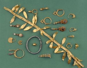 Collezione di gioielli ellenistici, bizantini e romani tra cui un diadema di foglia d