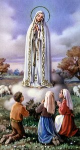 Apparizione della Vergine Maria a 3 piccoli pastori a Fatima, Portogallo (1917), c. 1920-30 (cartolina)