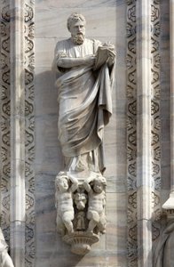 Architettura: statua di San Marco di Donato Carabelli (1811). Dettaglio della facciata della Cattedrale (duomo) di Milano, Italia da Unbekannt
