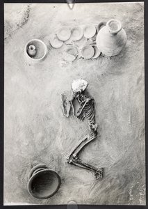 Gruppo di sepoltura nel cimitero del Sito H, Trincea Orientale, Scavi di Harappa, Mohenjo-Daro da Unbekannter Künstler