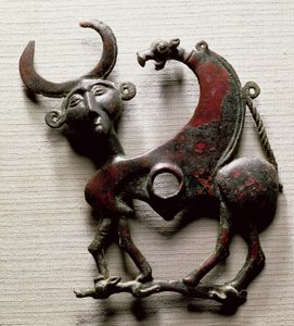 Pezzo di guancia di un morso di cavallo a forma di bestia con testa umana, da Luristan, Iran occidentale, c.800-700 a.C. da Unbekannt