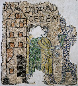 Chiesa di San Giovanni Evangelista, Quarta Crociata, Frammenti di pavimenti a mosaico rappresentanti i Veneziani, Ravenna, Emilia-Romagna, Italia
