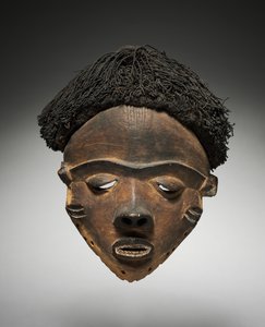 Maschera facciale femminile, Pende, primi anni 1900 da Unbekannt