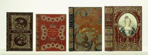 Quattro copertine di libri con rilegatura di Riviere & Sons tra cui "La vita e i tempi di Caterina de