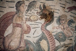 Sala di Arione. Scena marina. Creature marine. Nereidi e tritoni. III - IV secolo. Villa Romana del Casale, Sicilia. Sito UNESCO. da William M. Timlin