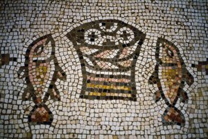 Pani e pesci, mosaico nella chiesa della Moltiplicazione, IV secolo, Tabgha, Israele